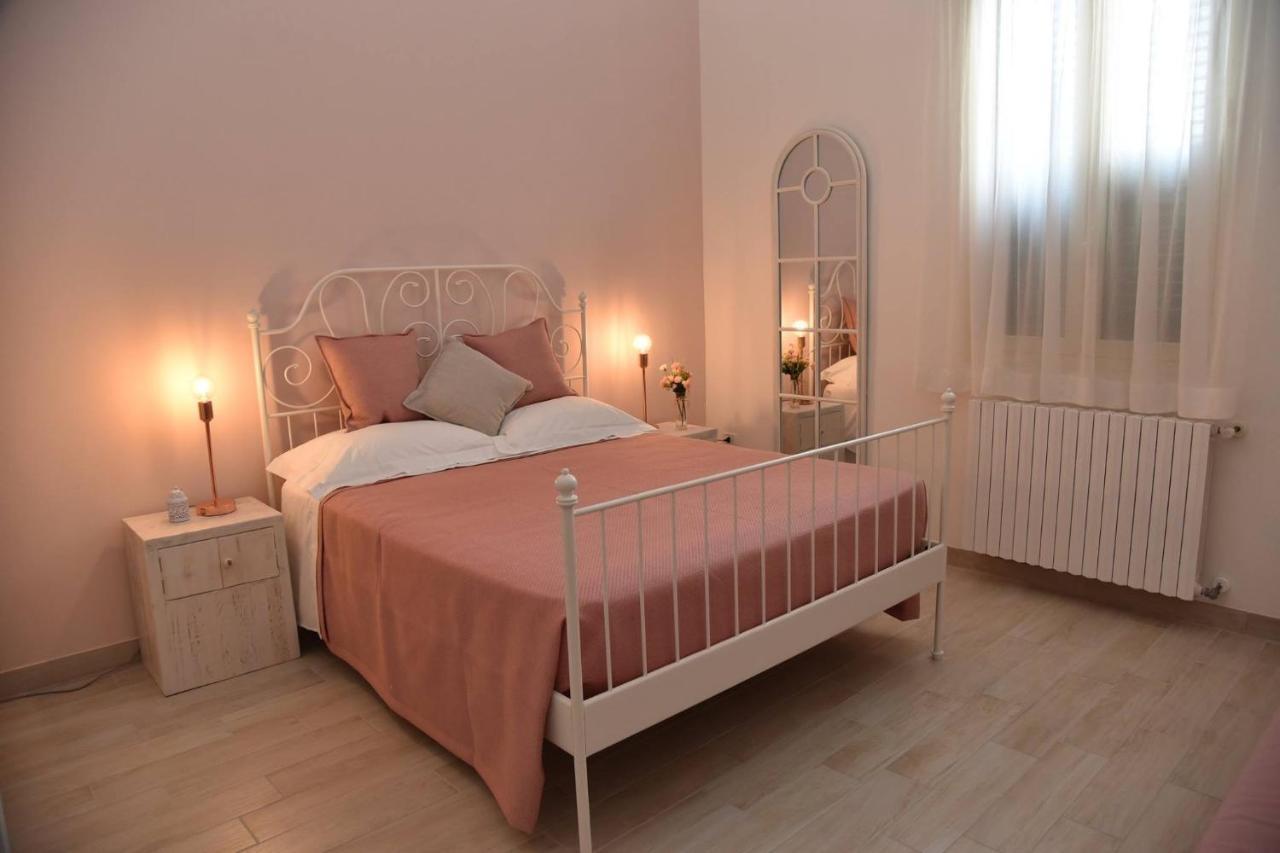 Ai Raggi Di Sole Bed and Breakfast Lecce Eksteriør billede